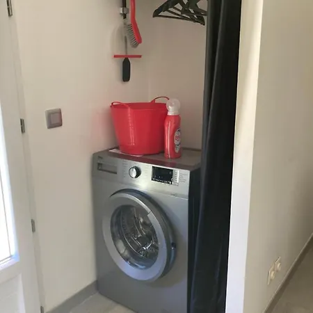 Des Combes Blanches Avec Piscine